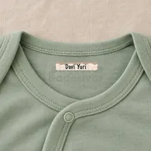 Etiqueta fina com tema para roupas