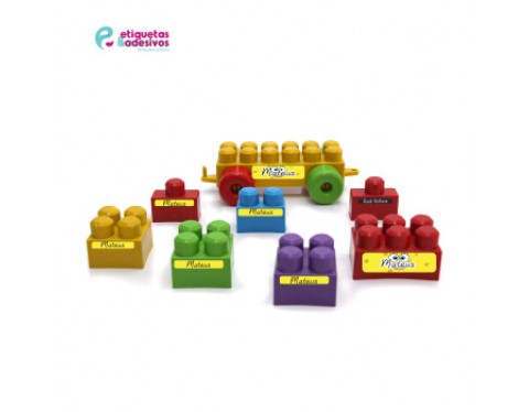 Kit Brinquedos com temas coloridos